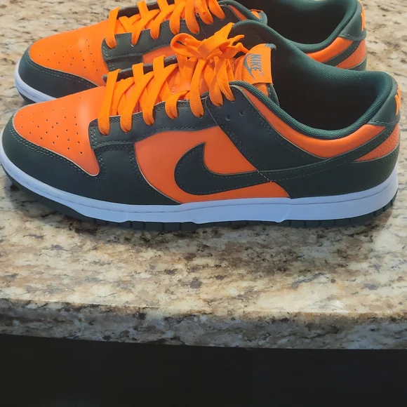 Nike Dunks Men's Orange and Green Size 11 - Picture 3 of 6